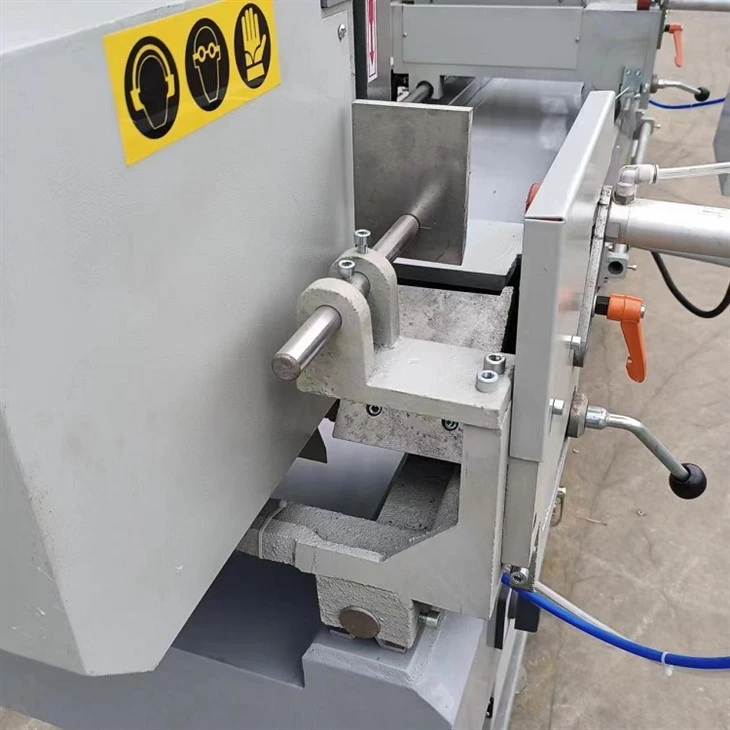 UPVC Window Cutting Machine7